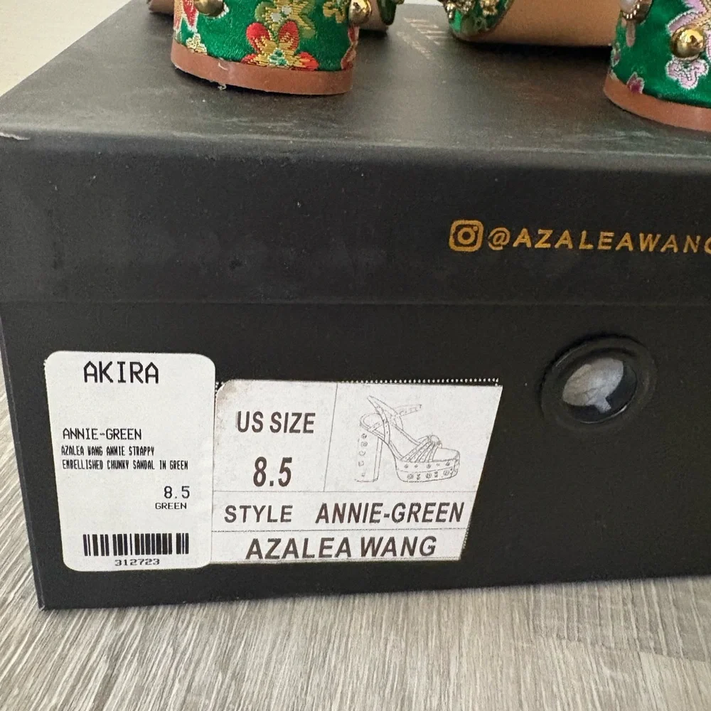 Floral Embellished Green Heels - Picture 10 of 11